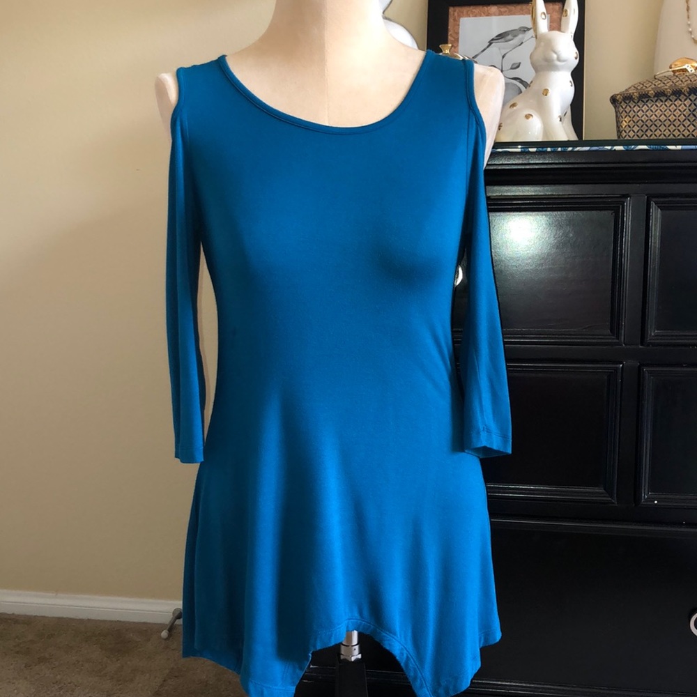 Signature Collection Cold Shoulder Tunic